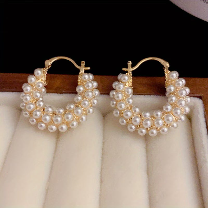 Pendientes de aro con perlas en capas