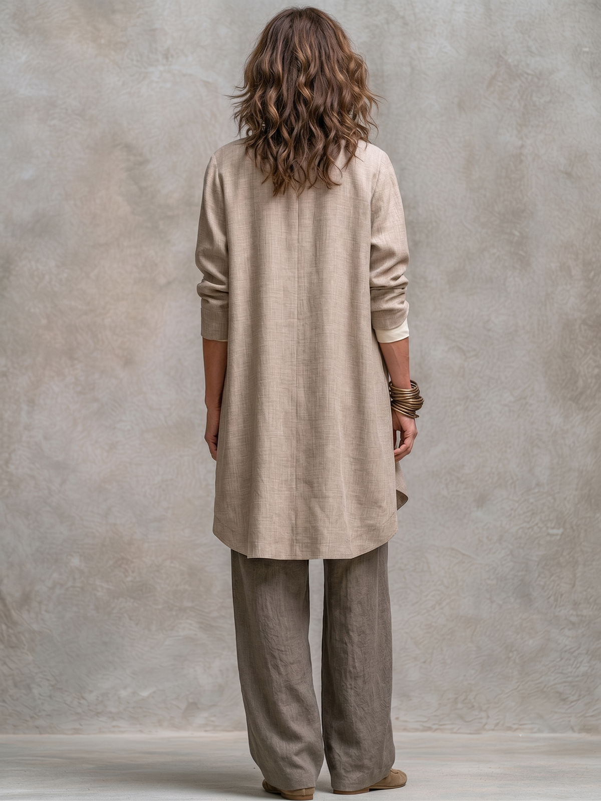 Conjunto Elegante de Tres Piezas Beige Gris con Pantalones de Pierna Ancha