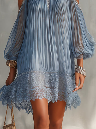 Bleuette | Mini Robe Froncée Bleue, Épaules Dénudées, Ourlet en Dentelle