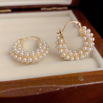 Pendientes de aro con perlas en capas