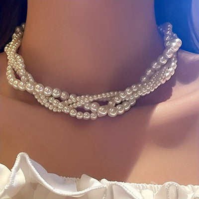 Collar Elegante con Perlas