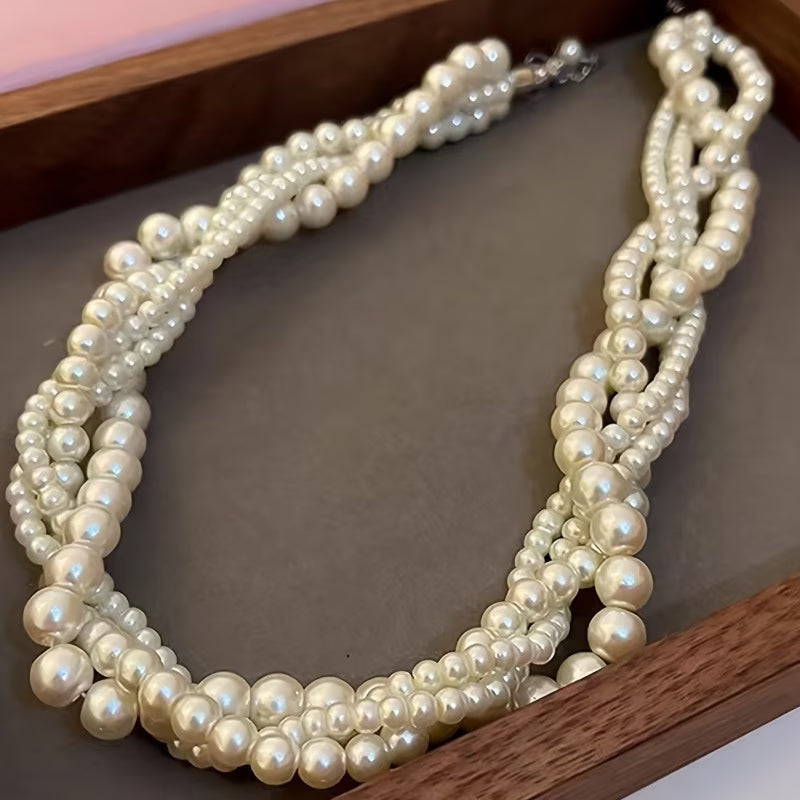 Collar Elegante con Perlas
