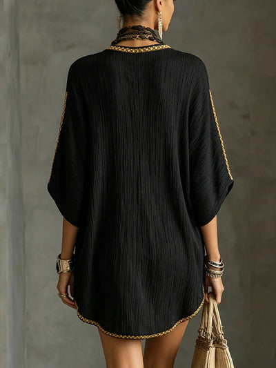 Mirella | Vestido corto negro con cuello en V
