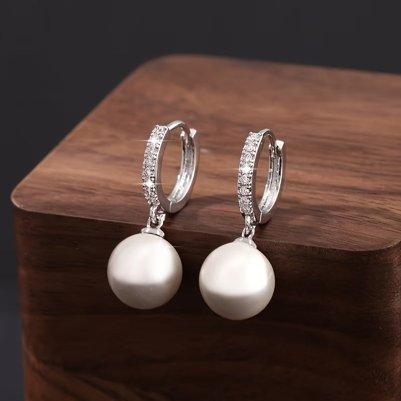 Los Pendientes a Gota de Perla Moderna
