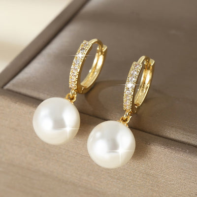 Los Pendientes a Gota de Perla Moderna