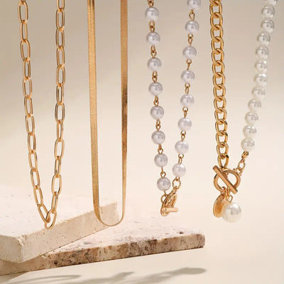 Set de Collares en Capas con Perlas Modernas