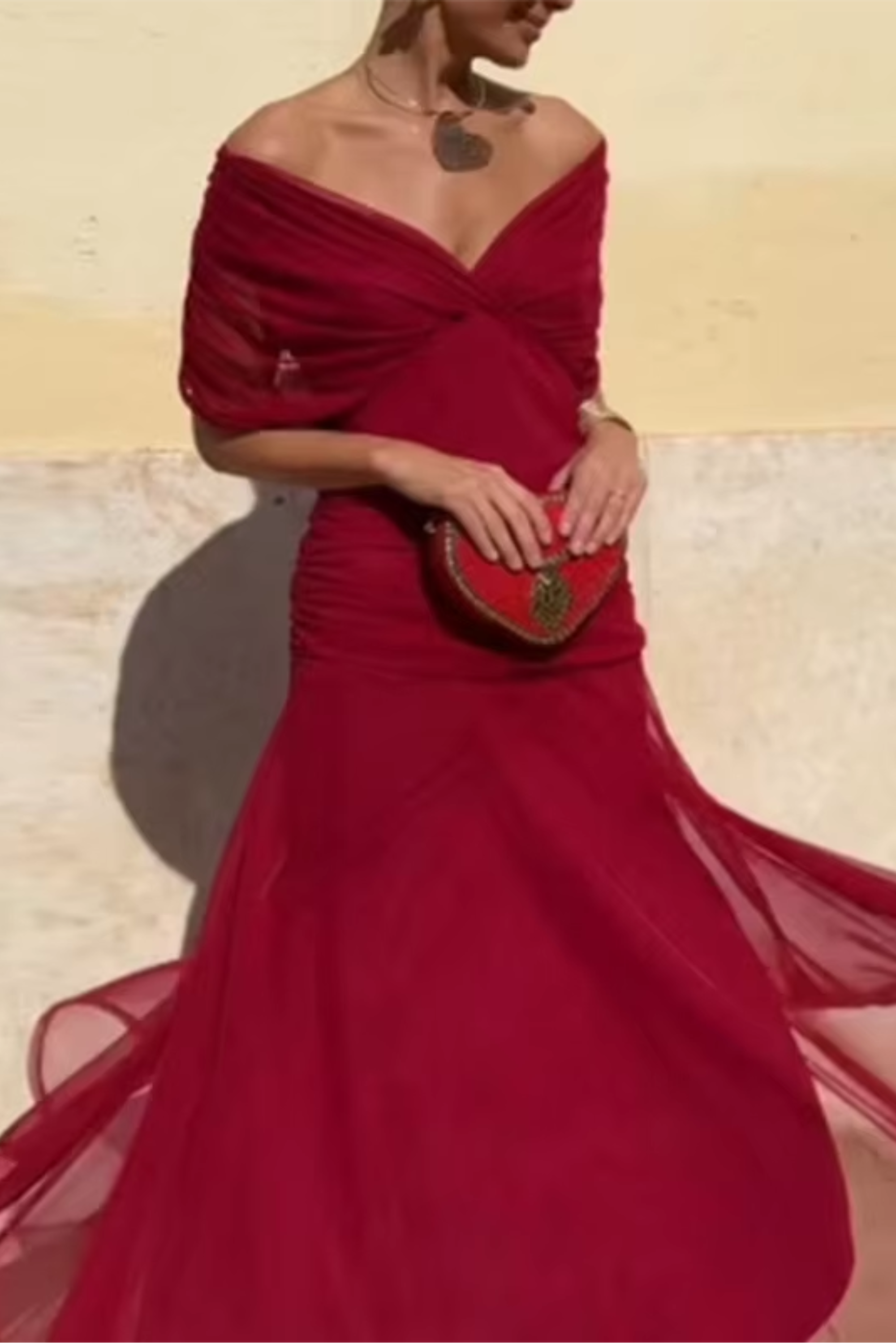 Luisa | Elegante vestido largo de fiesta con cuello en V