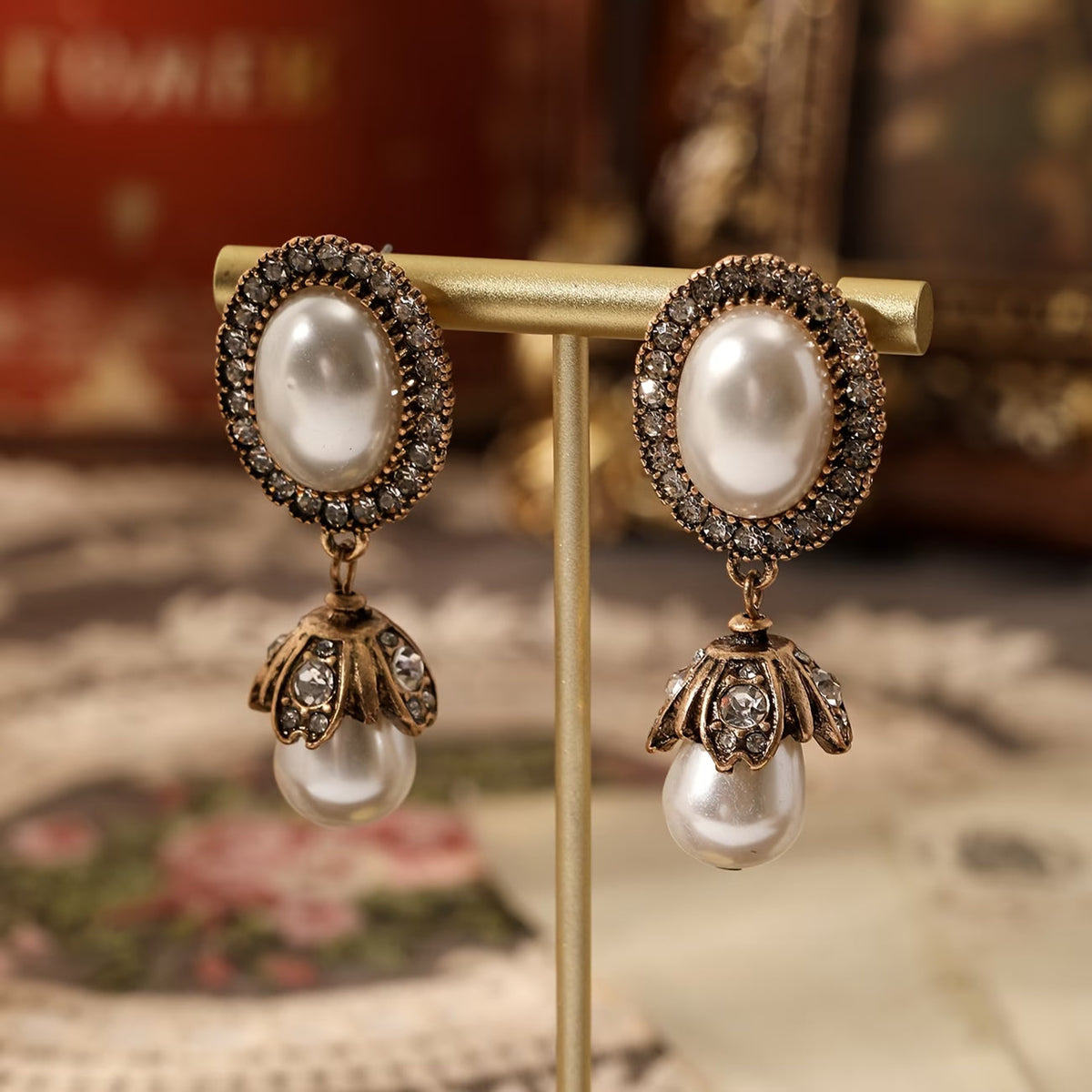 Pendientes Colgantes con Marco Vintage de Perlas