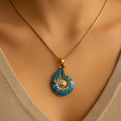 Collar con Colgante de Perla de Concha