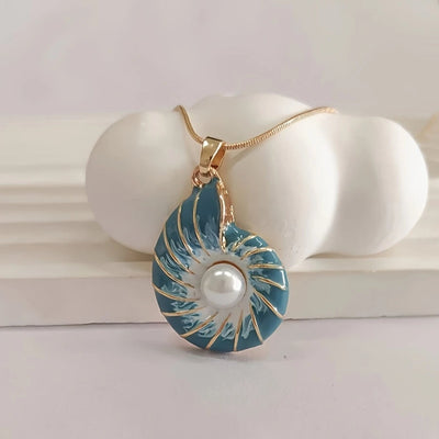 Collar con Concha Azul Perla
