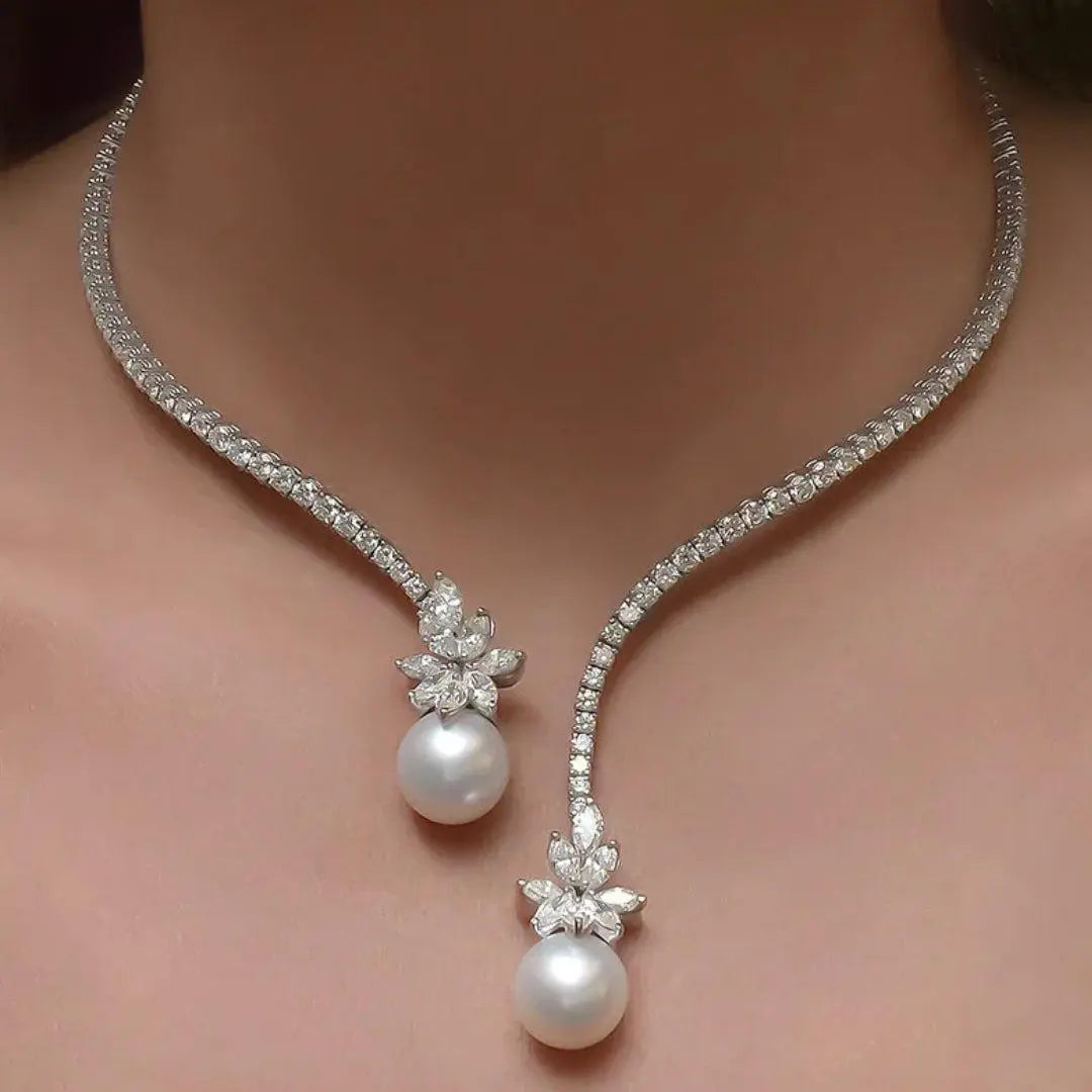 Collar Elegante y Luminoso con Perlas en Plata de Ley