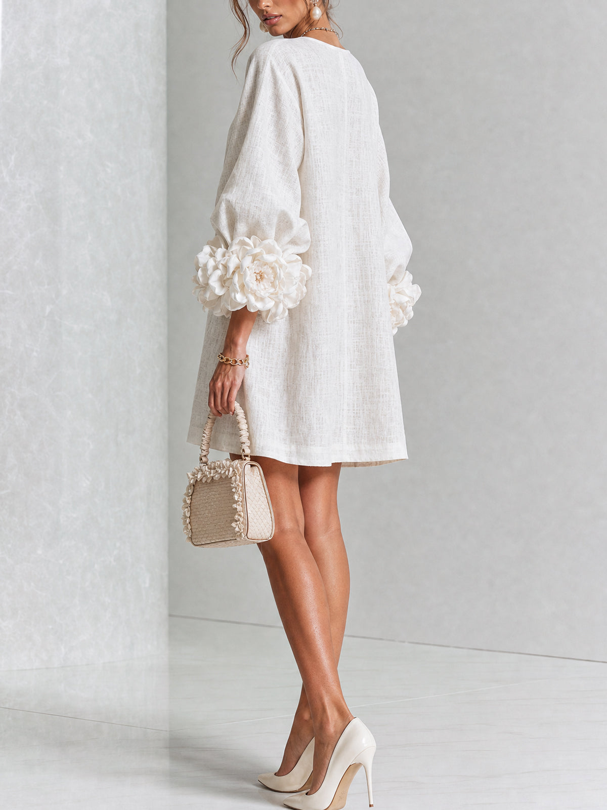 Chiara | Abito Mini in Misto Lino con Polsini a Rosa, Bianco