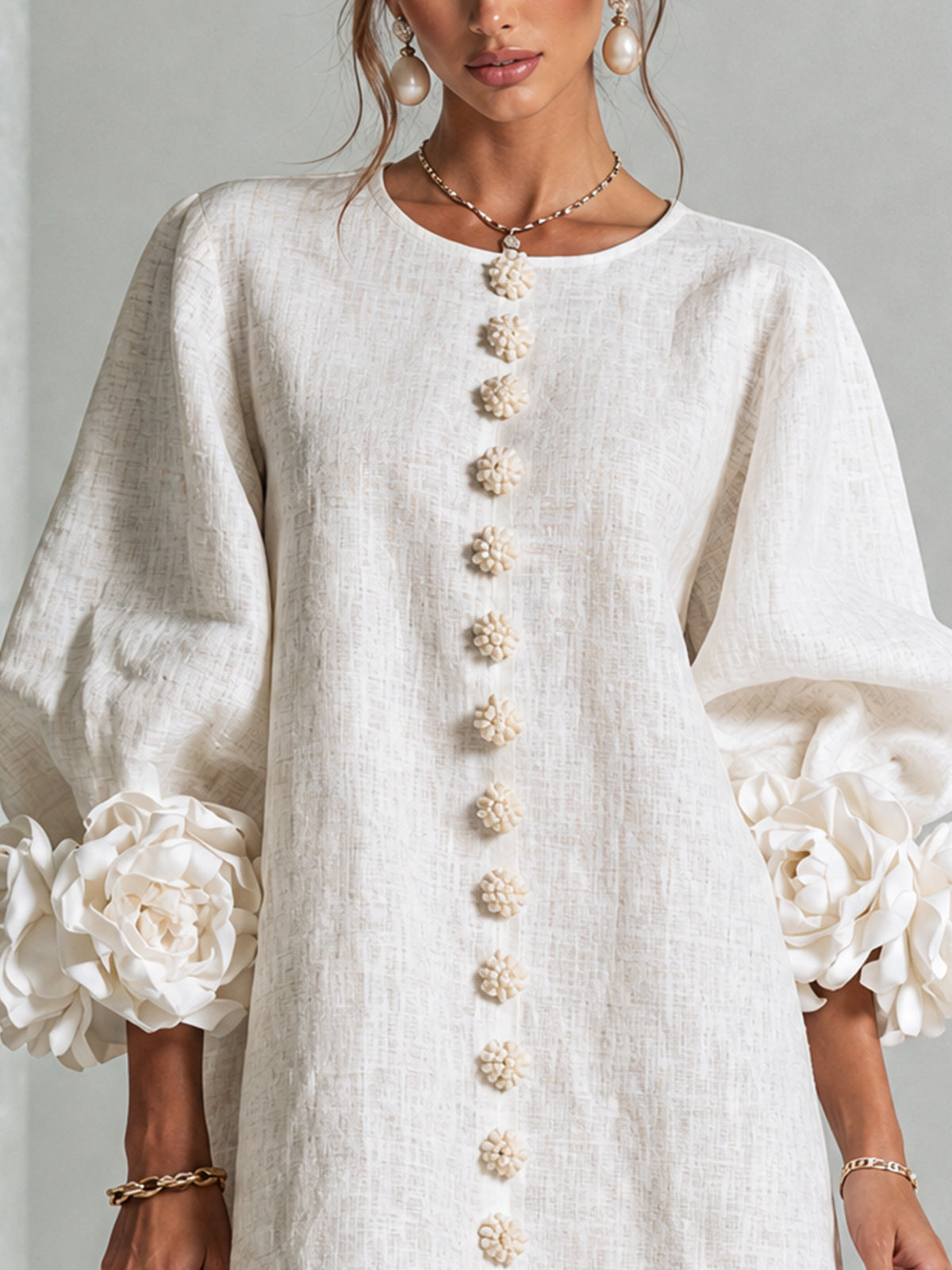 Chiara | Abito Mini in Misto Lino con Polsini a Rosa, Bianco