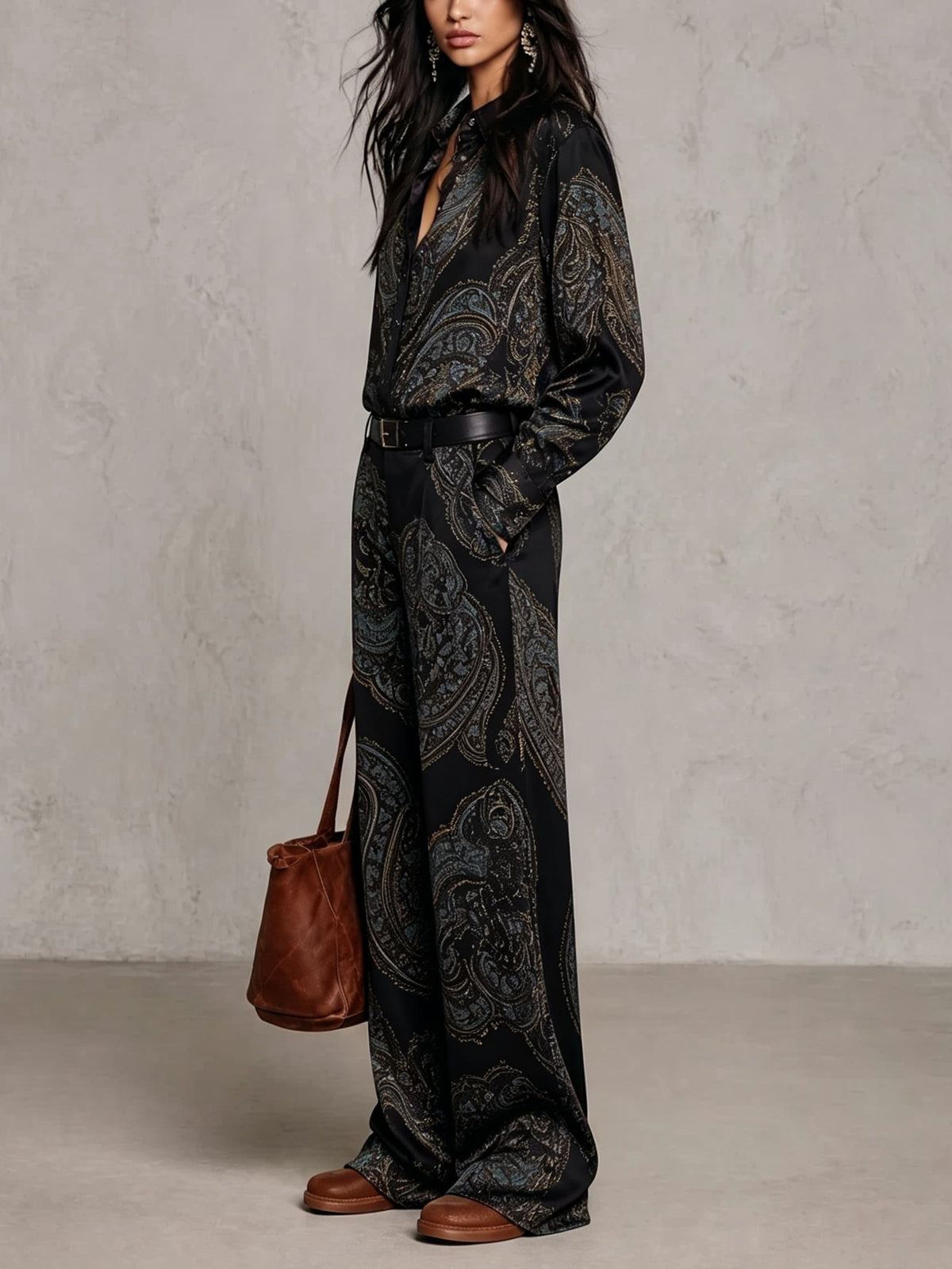 Gloria | Camisa de Seda de Manga Larga con Estampado Paisley Burdeos y Pantalones de Pierna Ancha