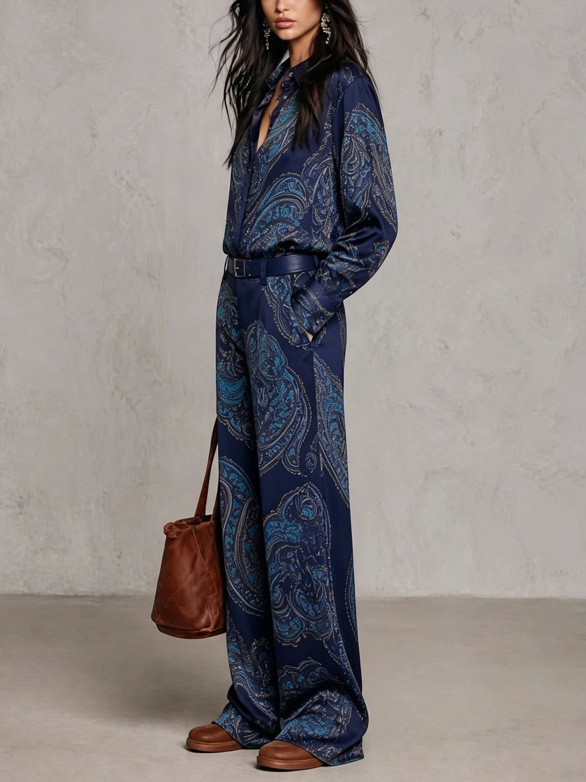 Gloria | Camisa de Seda de Manga Larga con Estampado Paisley Burdeos y Pantalones de Pierna Ancha