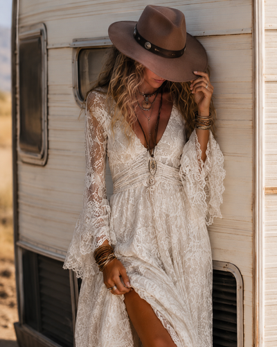 Serena | Vestido Maxi de Encaje con Mangas Acampanadas, Marfil