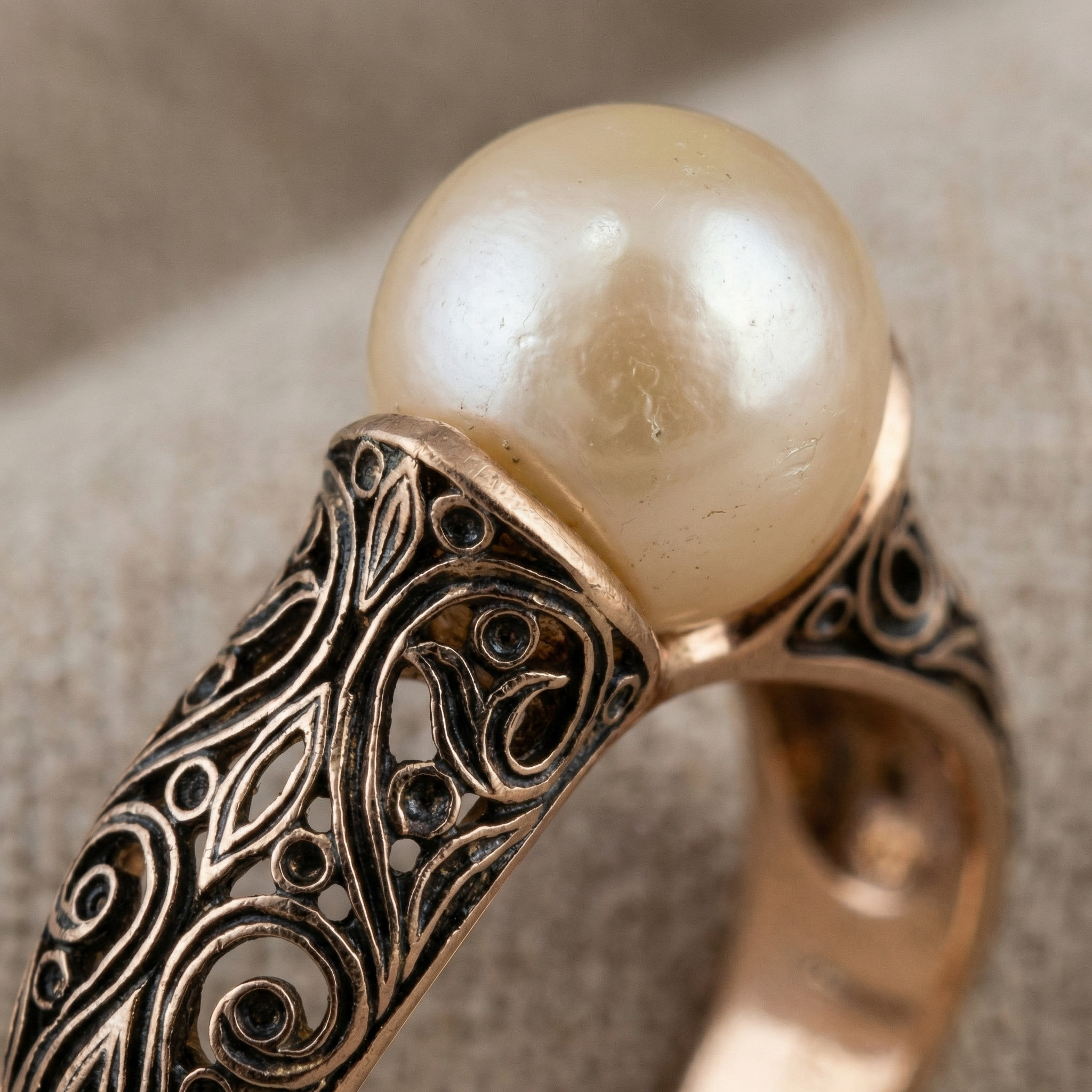 Anillo Vintage con Perla Dorada