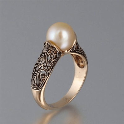 Anillo Vintage de Perlas y Oro Atemporal