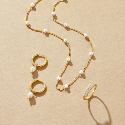 Collar de Perlas de Oro Atemporal
