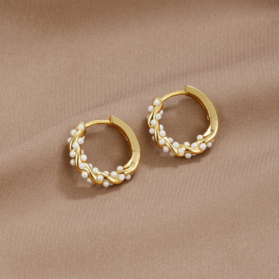 Pendientes de aro con perlas rizadas
