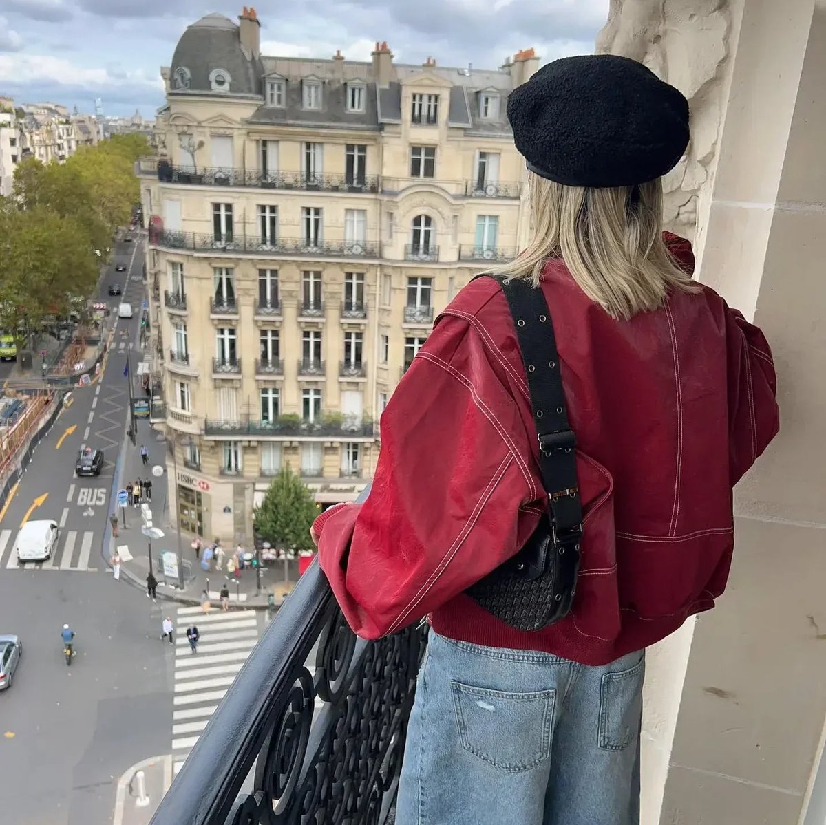 Renée | Bomber Oversize con Costuras de Contraste